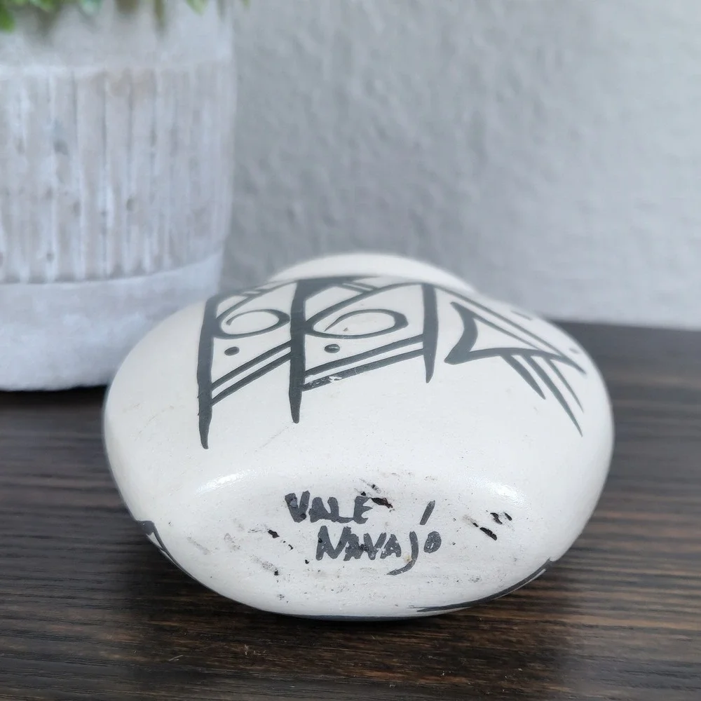 Navajo Natie‎ American Pillow Pottery Vase Miniature Lightning Storm Scene